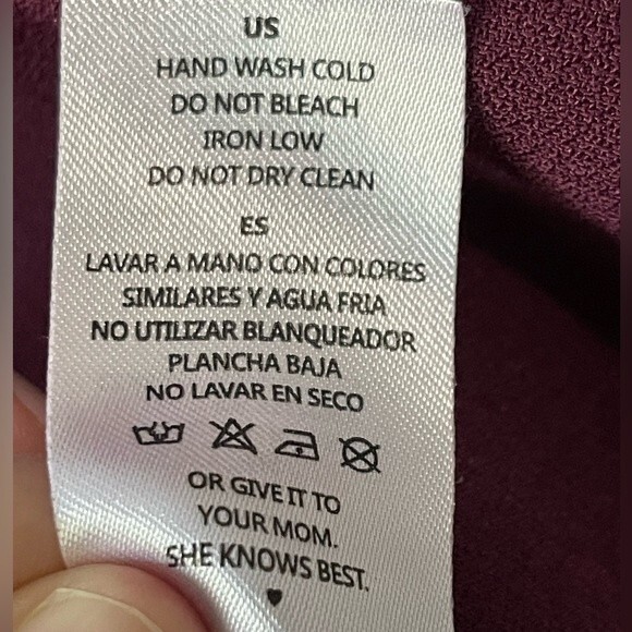 C & E Maroon 3/4 Sleeve Blouse with Triangle Cutout in Back Soft Mesh Lining XS - Picture 5 of 7